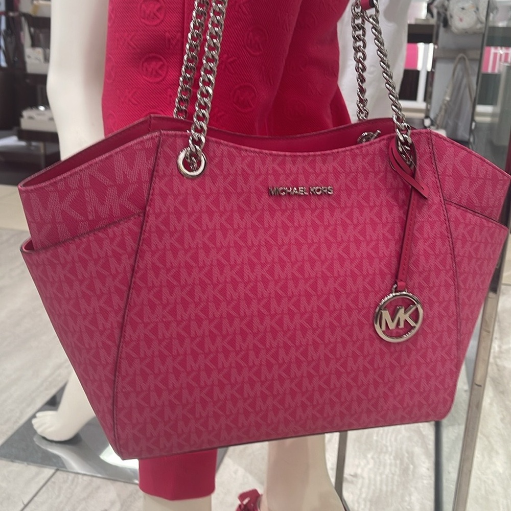 MICHAEL KORS 
Jet Set Travel Large Signature Chain Shoulder Tote Bag
Dragonfruit - Picture 16 of 16